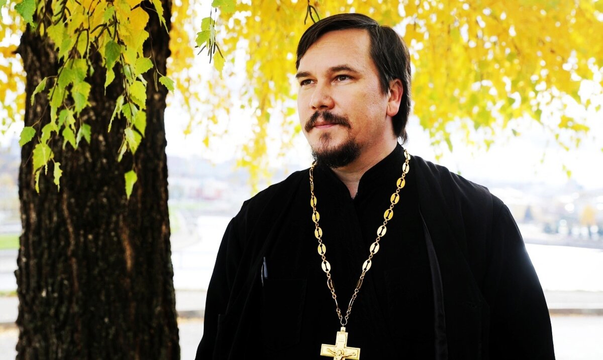 Максим Курленко — протоирей, настоятель Храма Сретения Господня (с. Чемурша Чебоксарская обл.), отец семерых детей.