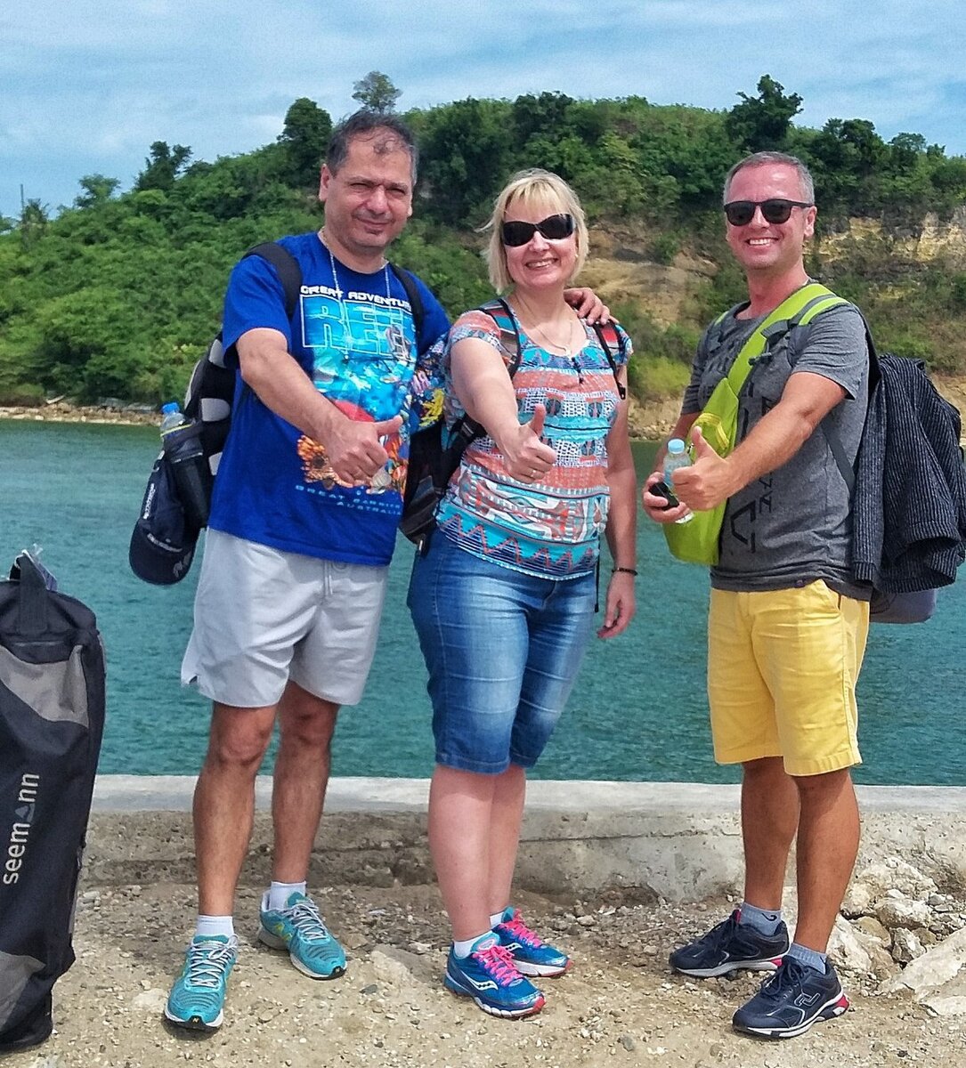 Те самые русские дайверы, с кем я так удачно познакомился, и благодаря кому оказался на острове Малапаскуа