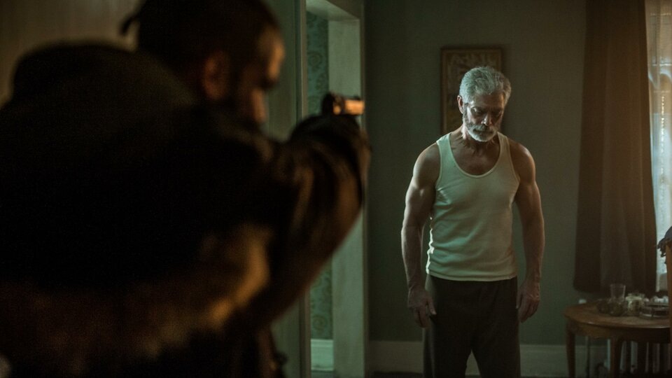 shot from "Don't Breathe"/2016/Fede Alvarez/Screen Gems, Stage 6 Films, Ghost House Pictures/Источник - Kinopoisk.ru