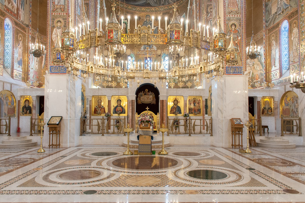 Внутренние убранство храма Покрова Богородицы в Ясенево. Фото из общедоступных источников