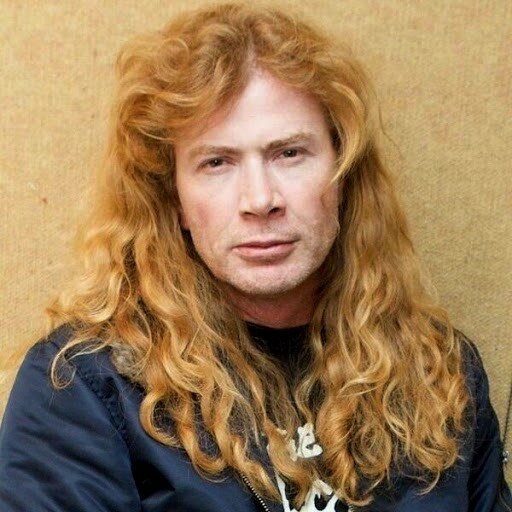 на фото Дэйв  Мастейн