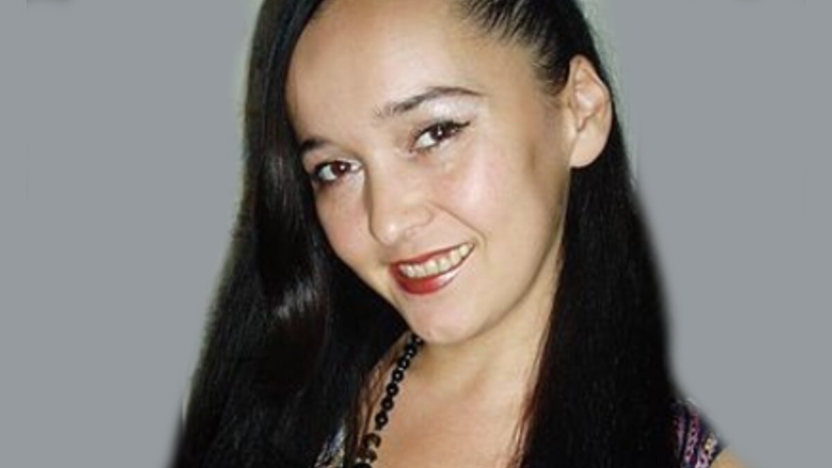 Фото автора лет двадцать назад, когда "мамкины сыночки" слетались как мухи, пардон, на прекрасный цветок