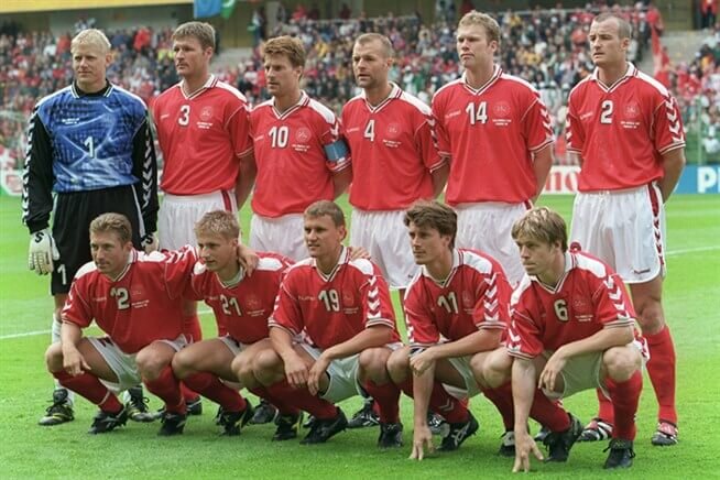 Сборная Дании 1998.                                                                                                                                           Источник: Football-pitch.ru