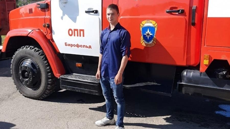 МЧС РФ, другие очевидцы, в отличие от Александра, снимали происходящее на камеры смартфонов 