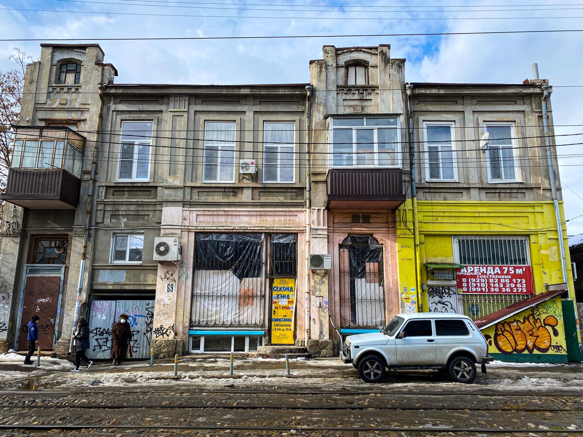 Бедное здание...