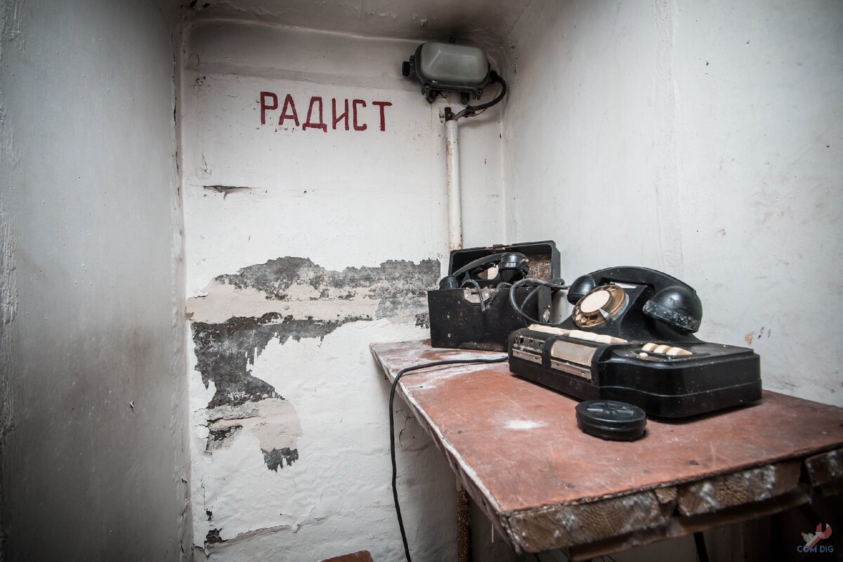Открыл железный люк и оказался в заброшенном бункере военных. Удивило ...