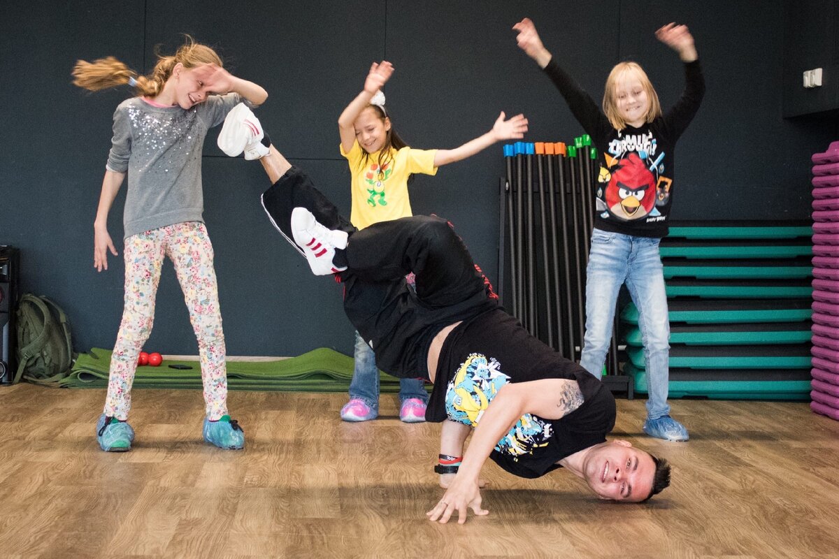 Зажигаем интерес к танцам у юных танцоров :)