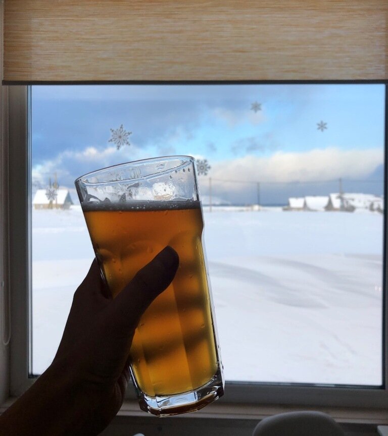 Из окна паба  Arctic Brewery, с. Териберка
