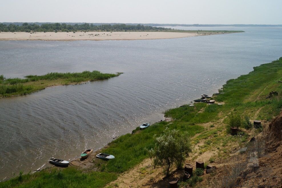 Аллювиальные отложения образуются в русле реки