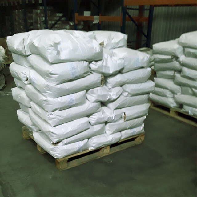 Подготовка к погрузке картофельного крахмала на складе крупной компании-дистрибьютора "Мосбиопродукт" 