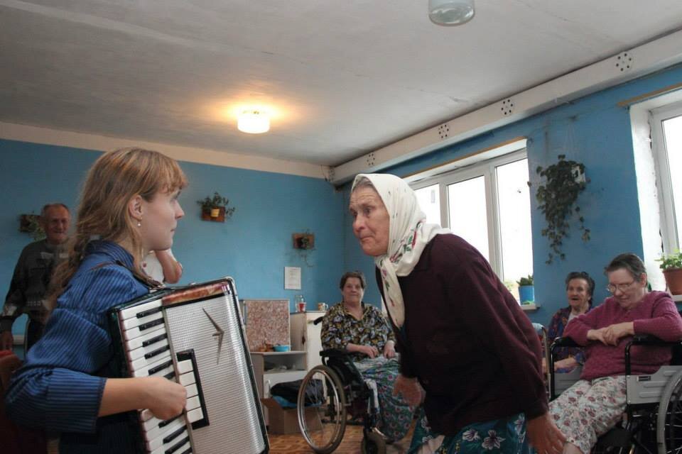 Елизавета Олескина в одном из домов престарелых