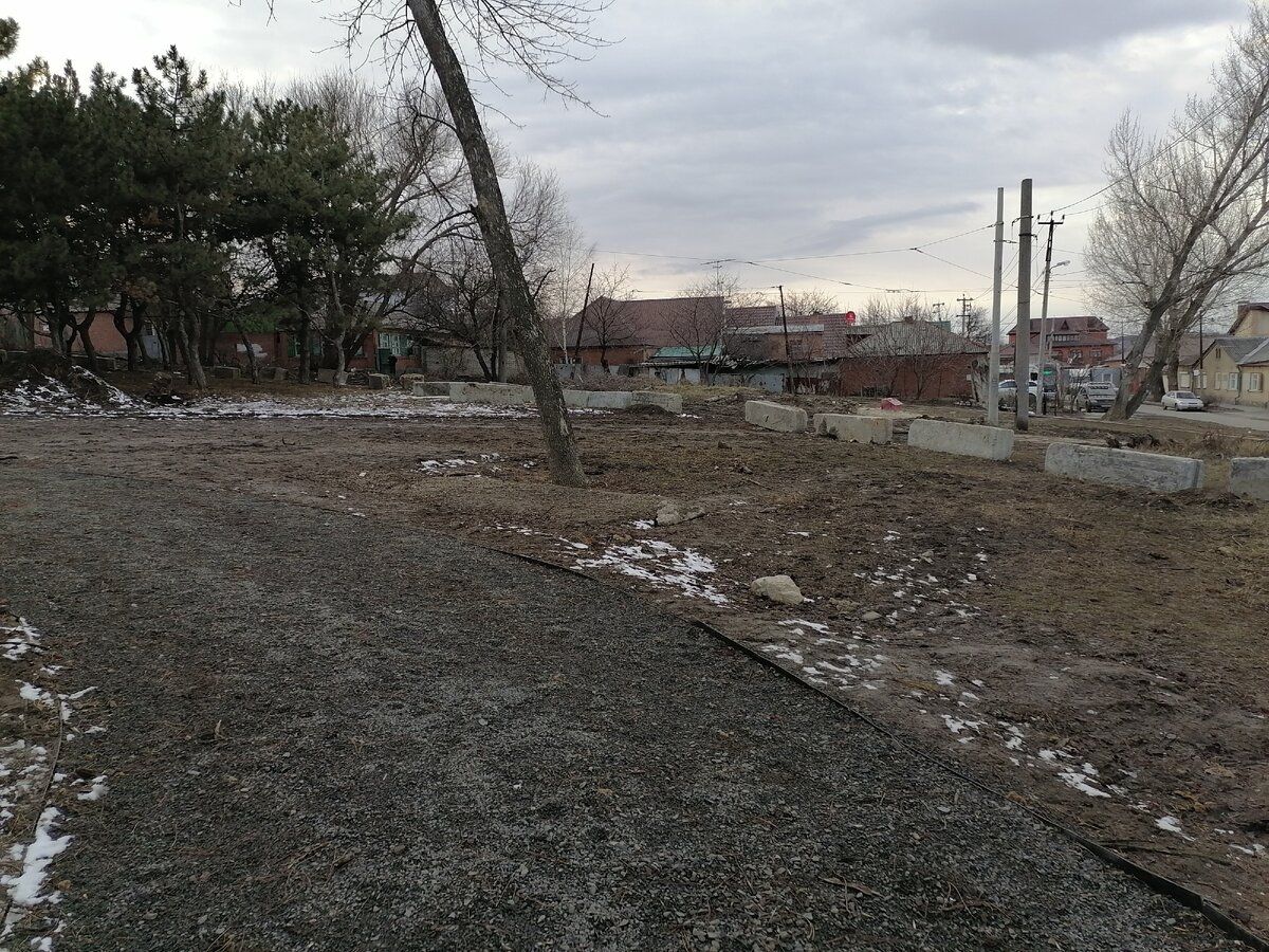 Вход обозначенный красной звездой 3 ул.Гусева пер. Чухновского. Общий план.