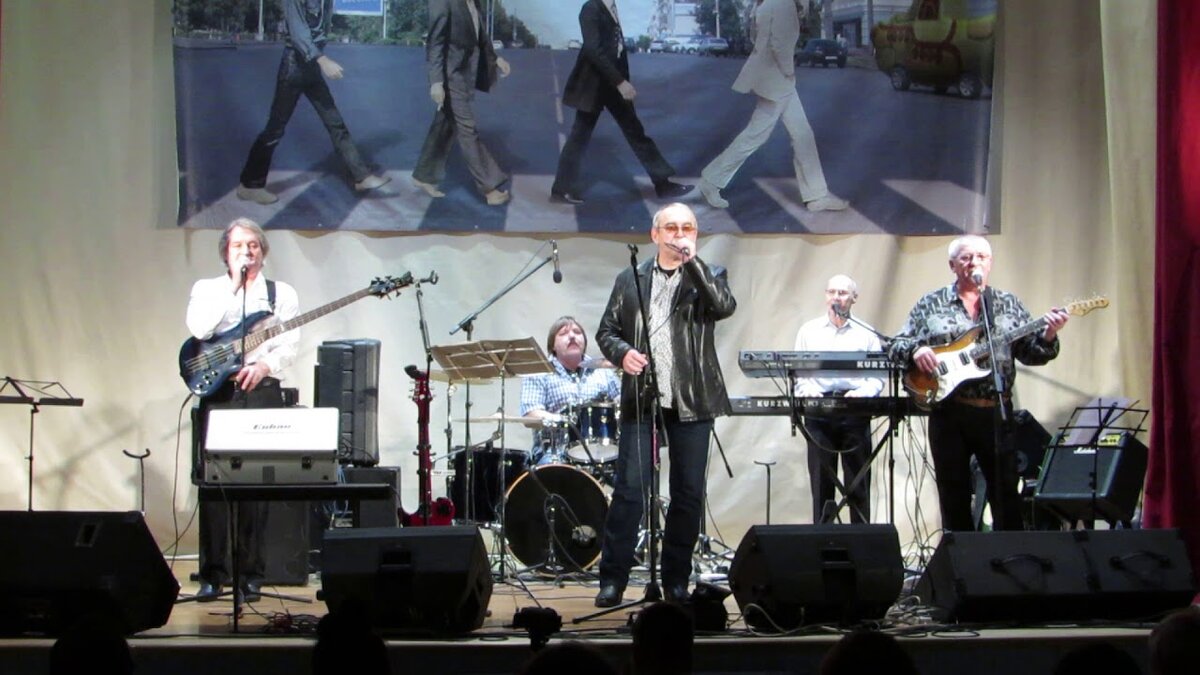 Живая музыка всегда лучше чем минуса временами с не слишком приятным вокалом