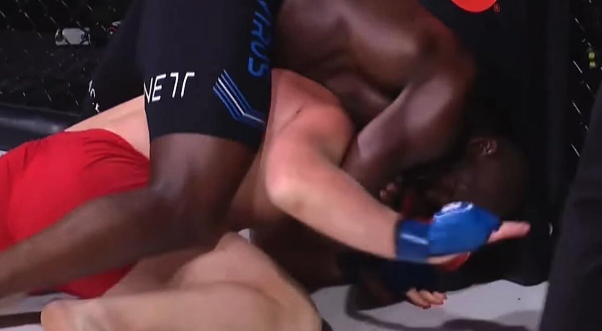 Кадр из боя Конго - Харитонов