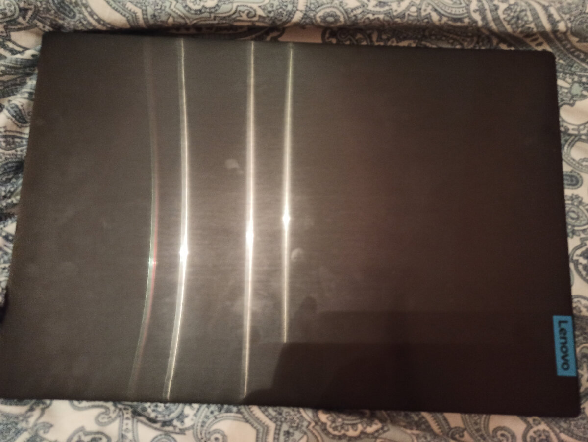 Вид ноутбука сверху