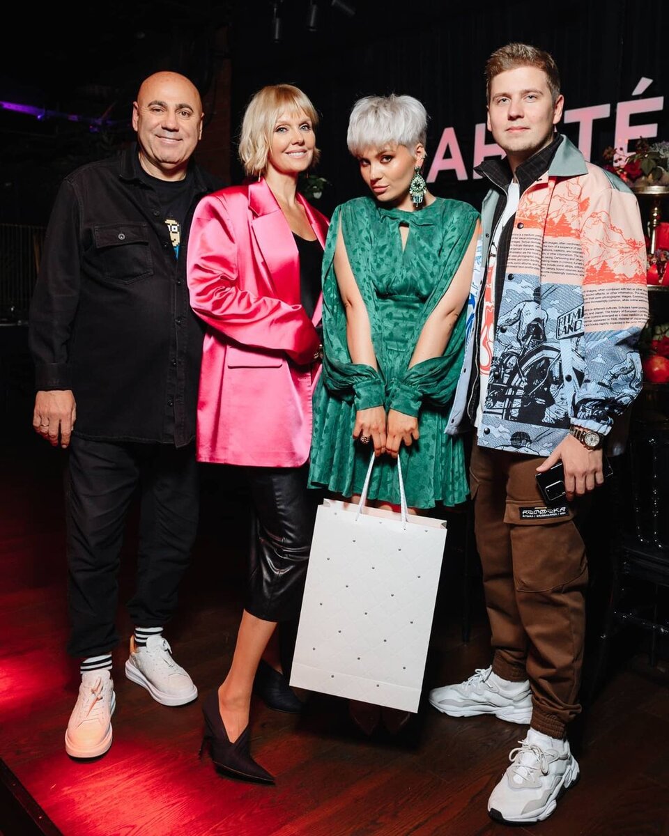 Шена Шульгина с Иосифом Пригожиным и Валерией. Источник фото: Instagram