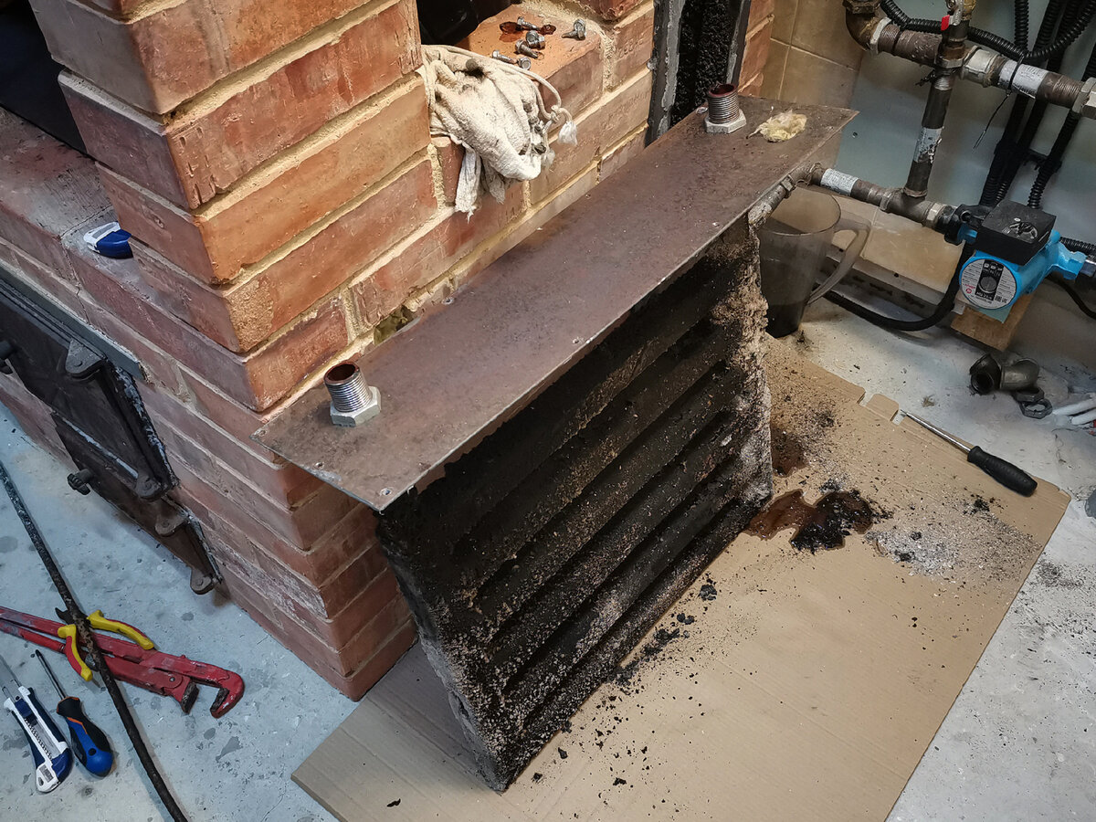 Старый теплообменник из профильной трубы 40 на 40 толщиной стенки 3 мм