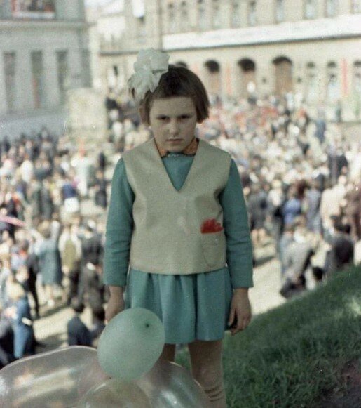 В 1968 году на первомайской демонстрации во Львове было сделано совершенно обычное фото. Его автор - украинский фотограф Илья Павлюк.-1-2