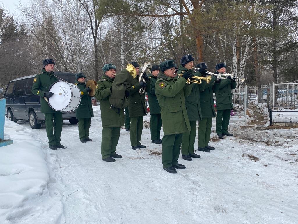 Прощание с военнослужащими солдатами. Свежие новости на фронтах всо. Прощание с погибшими на украине военными. Путин военные сборы 2020. Военно-историческая реконструкция.