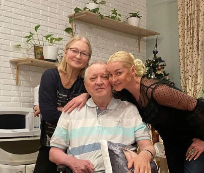 Волочкова с отцом и матерью