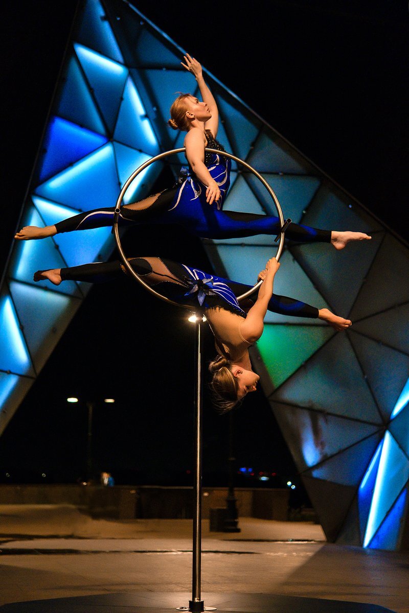 Кольцо оснащено боковыми перекладинами, которые прекрасно подходят для выполнения большего количества элементов.