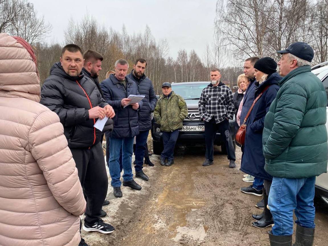 Забрали участок. Хозяин дороги. Деревня Поспелиха Чеховский район. Жители деревней или деревень. Деревня Черезы 2022 год.