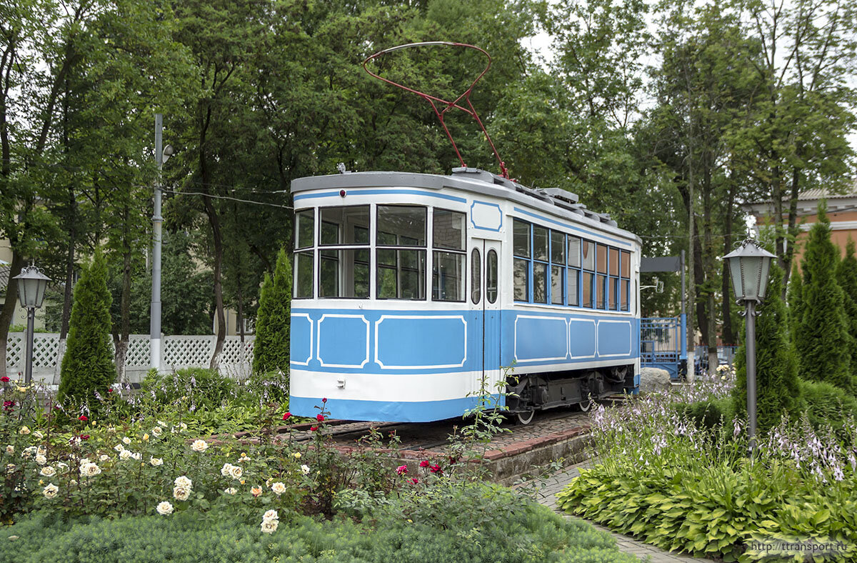 Памятник данному вагону в трамвайном депо Витебска