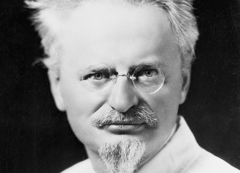 Лев Троцкий -российский революционер