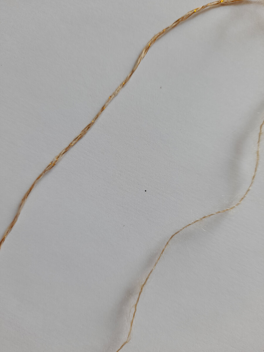 Ниточка😊, можно вязать из летней пряжи, будет смотреться очень красиво😊