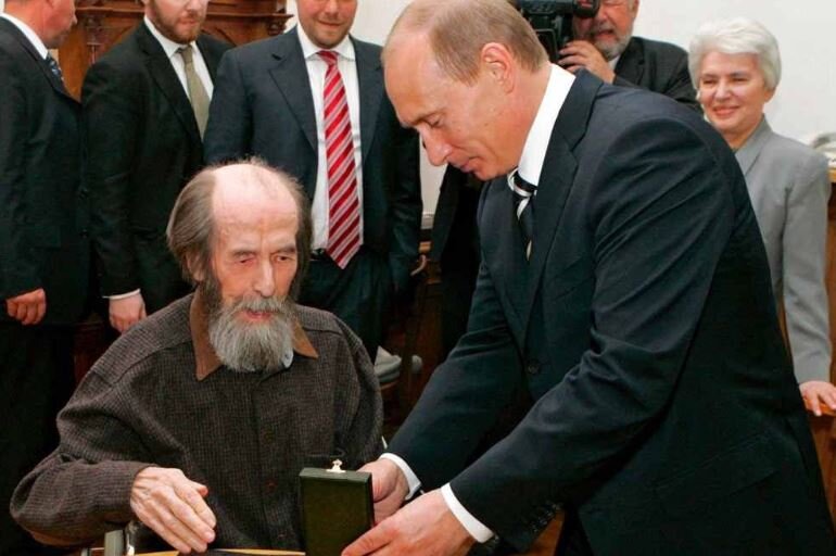 Солженицын и Путин (иллюстрация из открытых источников)
