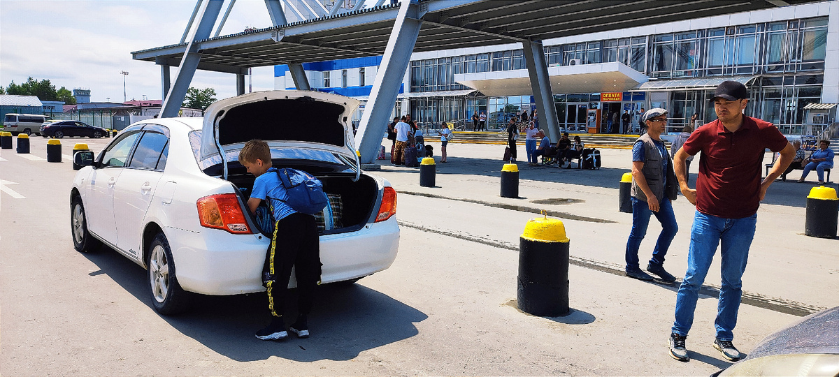 Приехали в аэропорт с ветерком) 
