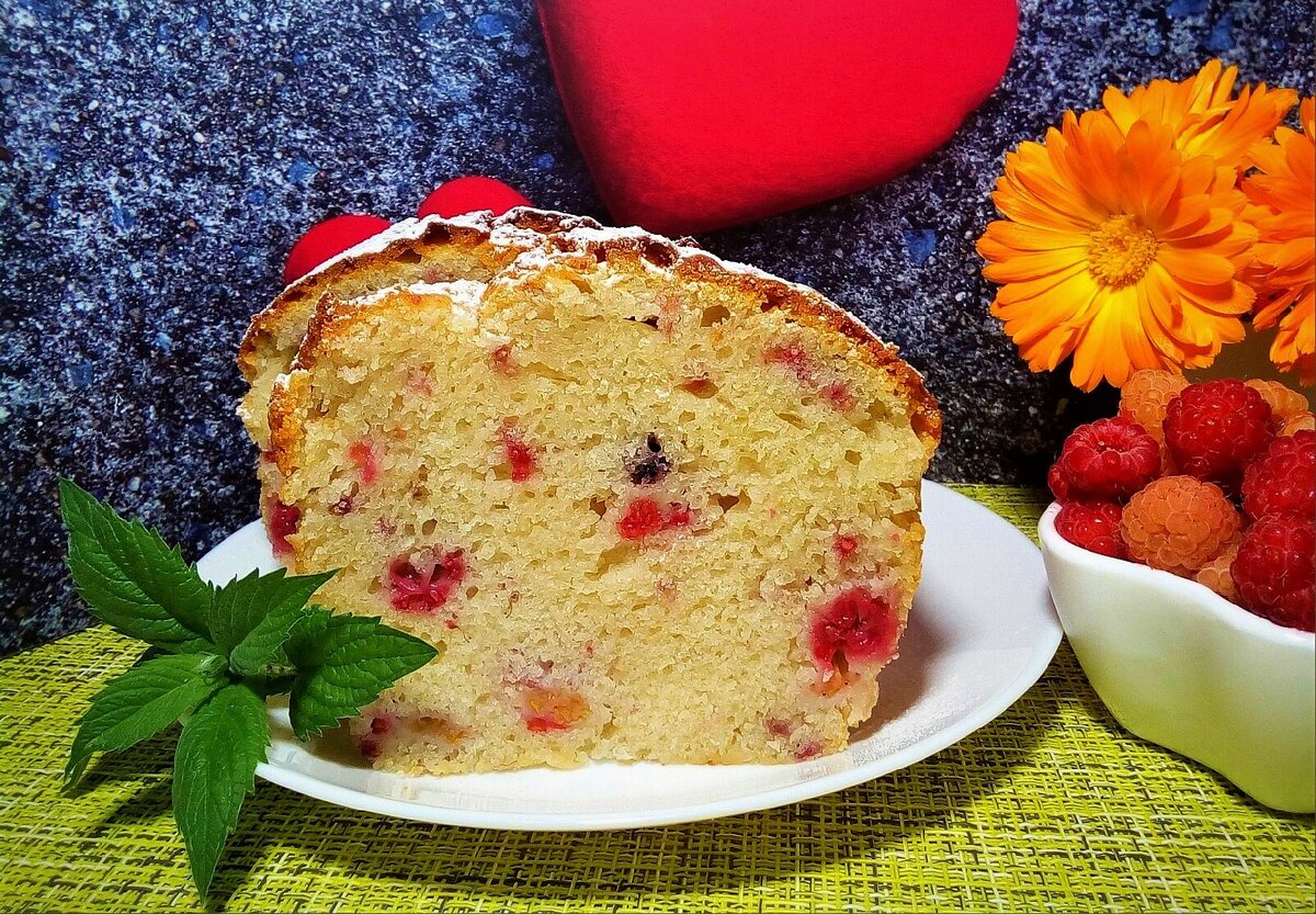 Кекс на сметане с лесной малиной
