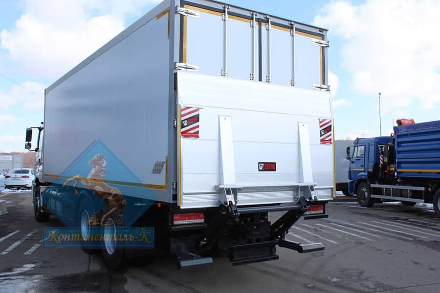 Изотермический фургон КАМАЗ 65207 с гидробортом ZEPRO Z15-150 
