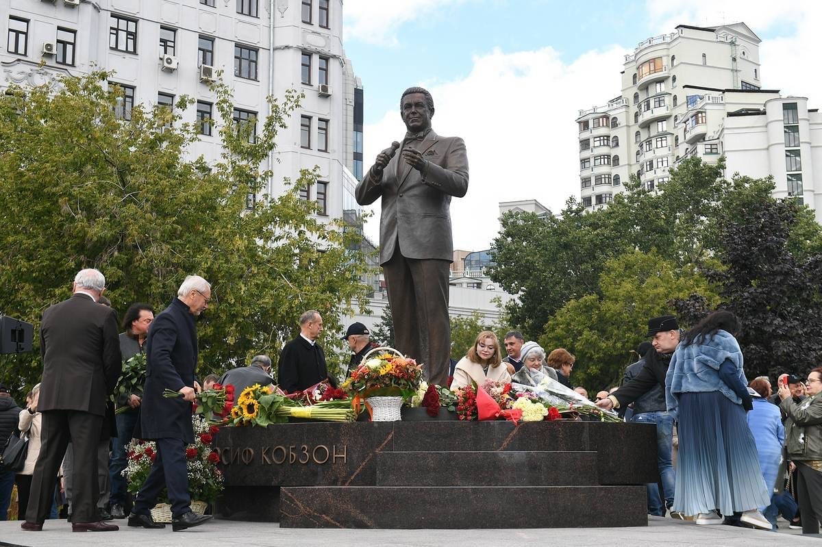 ОРУЖЕЙНЫЙ ПЕРЕУЛОК  В ЦЕНТРЕ МОСКВЫ 