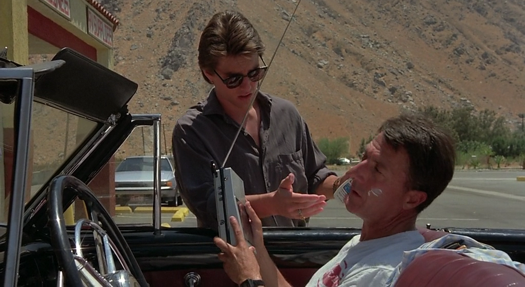 Кадр из фильма "Человек дождя" (1988)