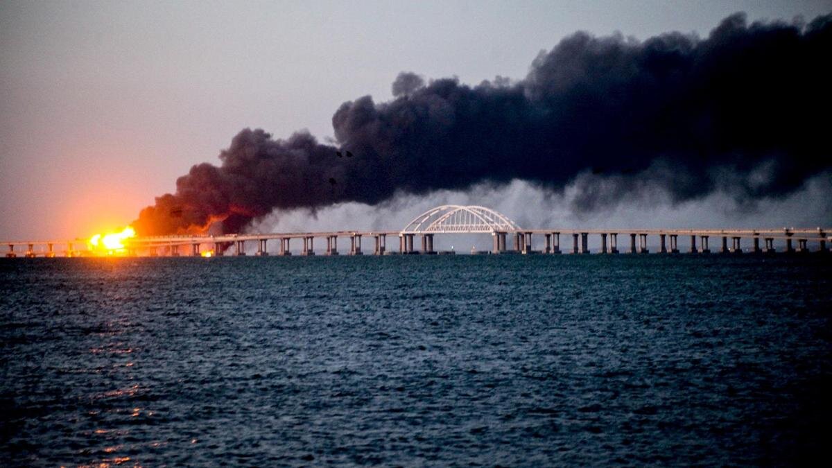    Крымский мост после взрыва 8 октбря:Vera Katkova / Anadolu Agency / Getty Images