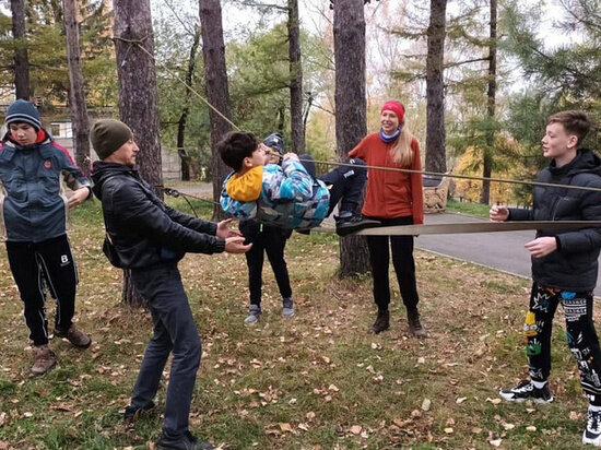     Хабаровские школьники проявили себя в туризме и оказании первой помощи. ФОТО: администрация Хабаровска