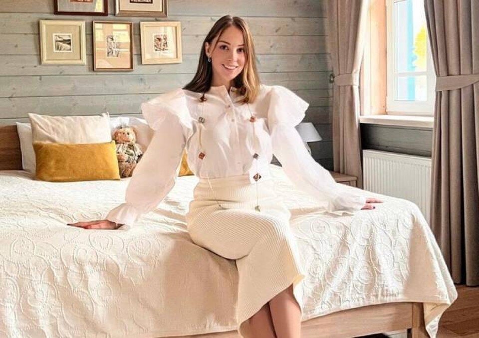     Полине Дировой понравились платья и костюмы костромкого бренда. Фото: страница Полины Дибровой в соцсети