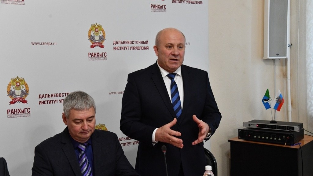     Научному журналу «Власть и управление на Востоке России» исполнилось 25 лет. Его учредителем является Президентская академия РАНХиГС. Издатель - Дальневосточный институт управления – филиал Российской академии народного хозяйства и государственной службы.