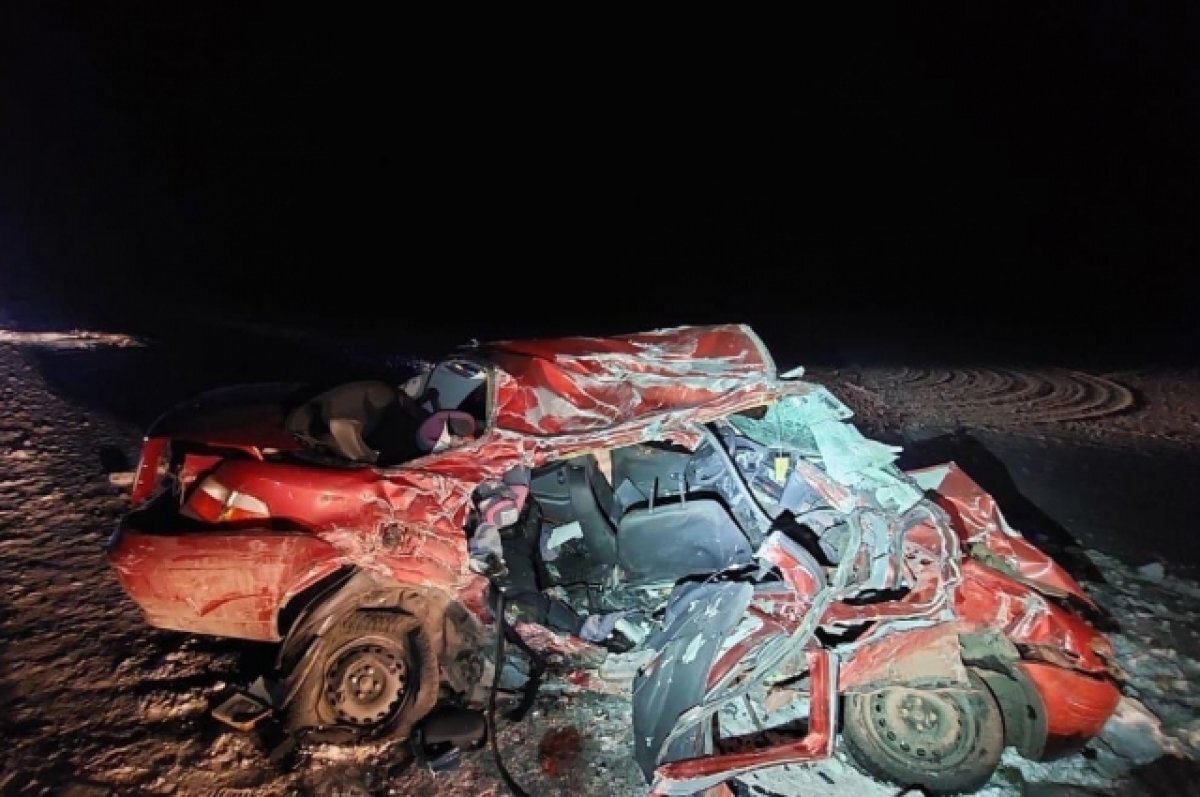    Выехал на встречку: в жуткой аварии под Омском погибли два человека