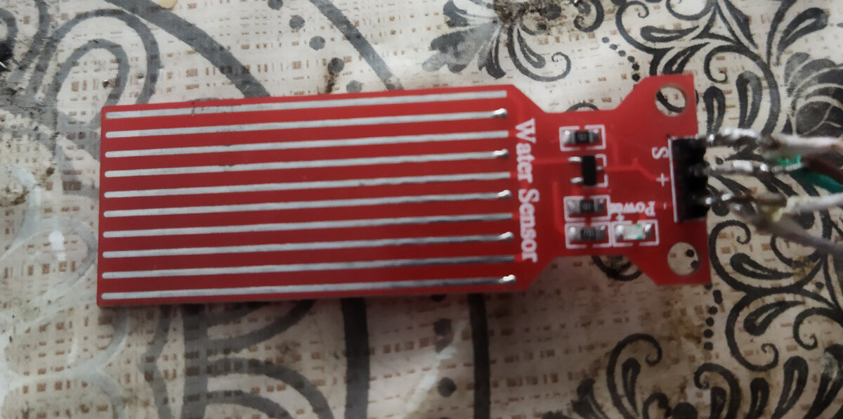 Датчик влажности (уже перепаянный)