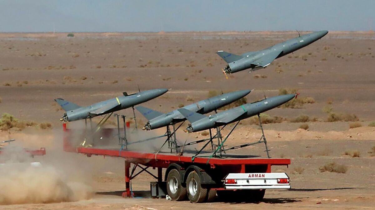    Запуск беспилотников во время учений в Иране© AP Photo / Iranian Army