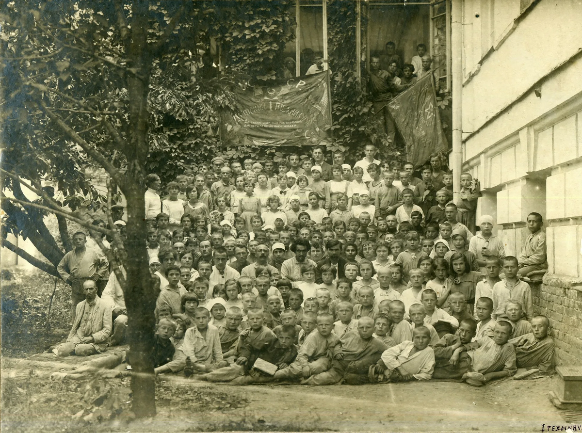 1920 Г Макаренко колония Полтава. Колония для дефективных Макаренко. Колония им Горького Макаренко.