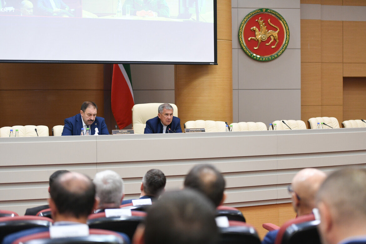 ​На заседании совета директоров «Татнефтехиминвест-холдинга» вновь обсуждали инновационные проекты. Фото: president.tatarstan.ru