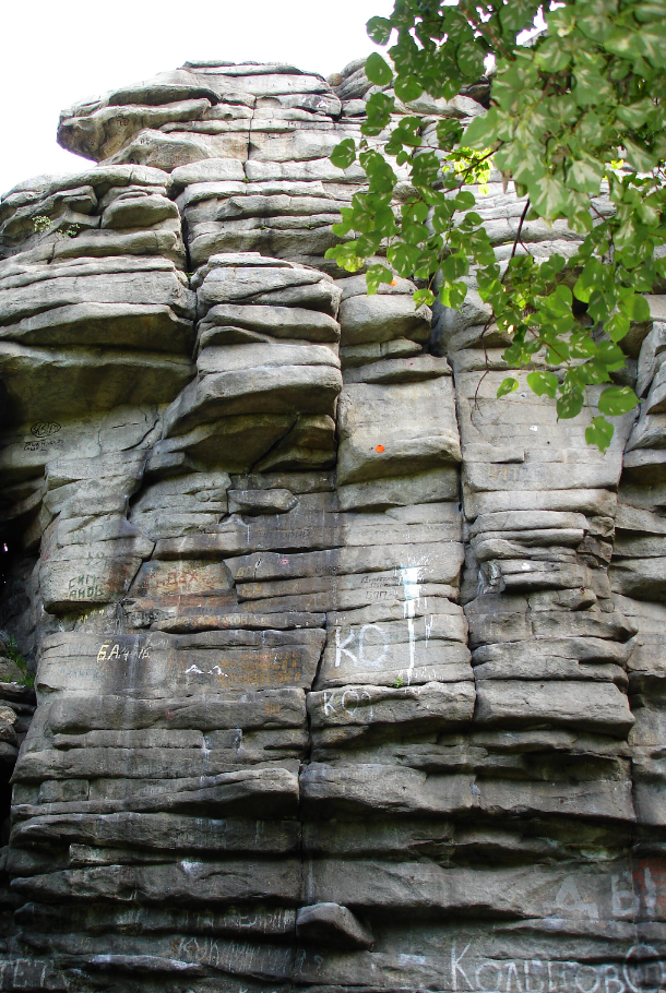 Скальный массив Чертово городище - правый склон. Фото автора