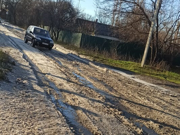    Дорога по переулку Пластовый в посёлке 20 лет РККА