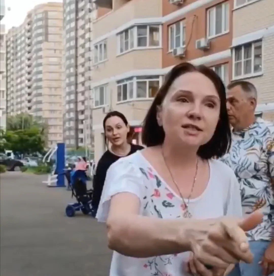 Правоохранительные органы Краснодара завели уголовное дело на Елену Кукушкину, которая называла матерей и жен участников СВО «суками» и заявила, что она не «такая дура, детей туда отдавать».