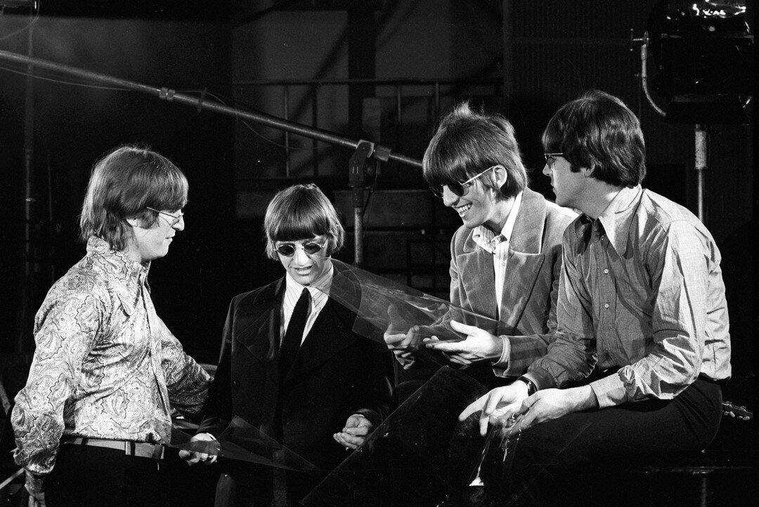Битлз во время съёмок Paperback Writer и Rain, 1966