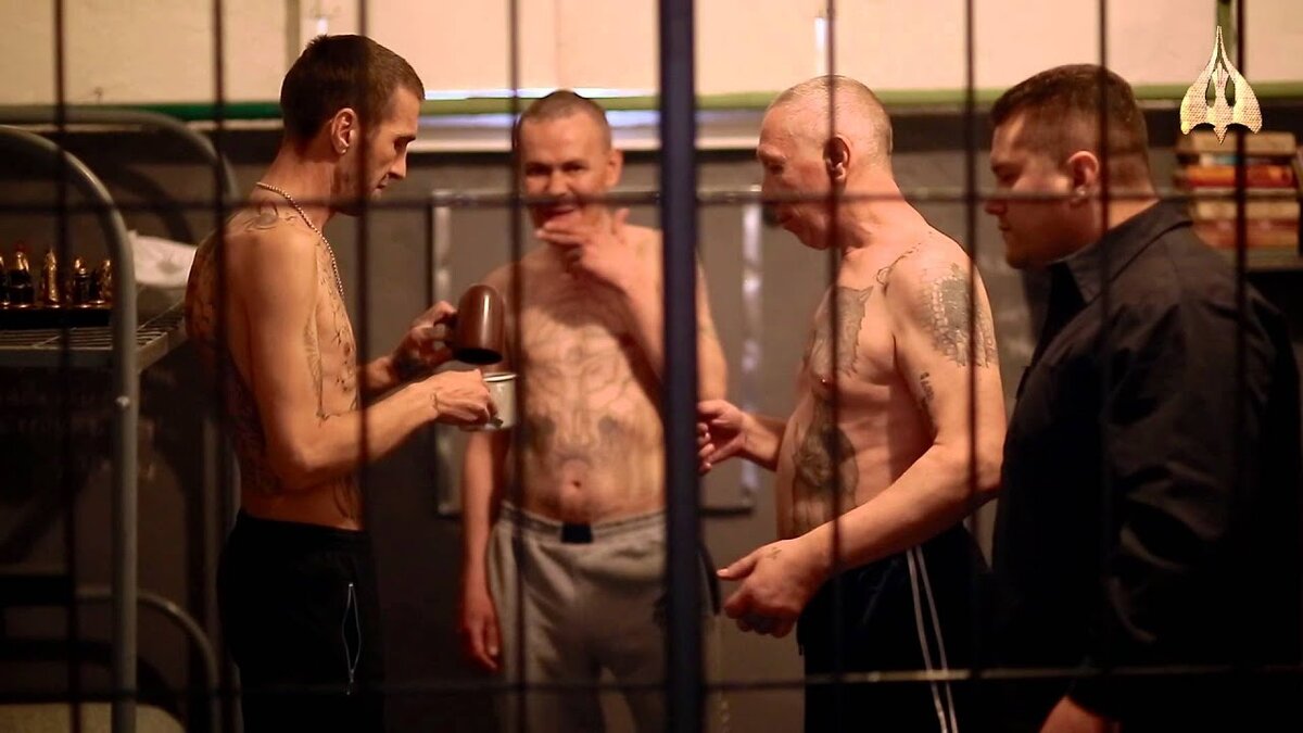 Тюрьму про зеков. Роман Баринов Тула положенец. Жизнь вне закона фильм про зону. Зэк АУЕШНИК.