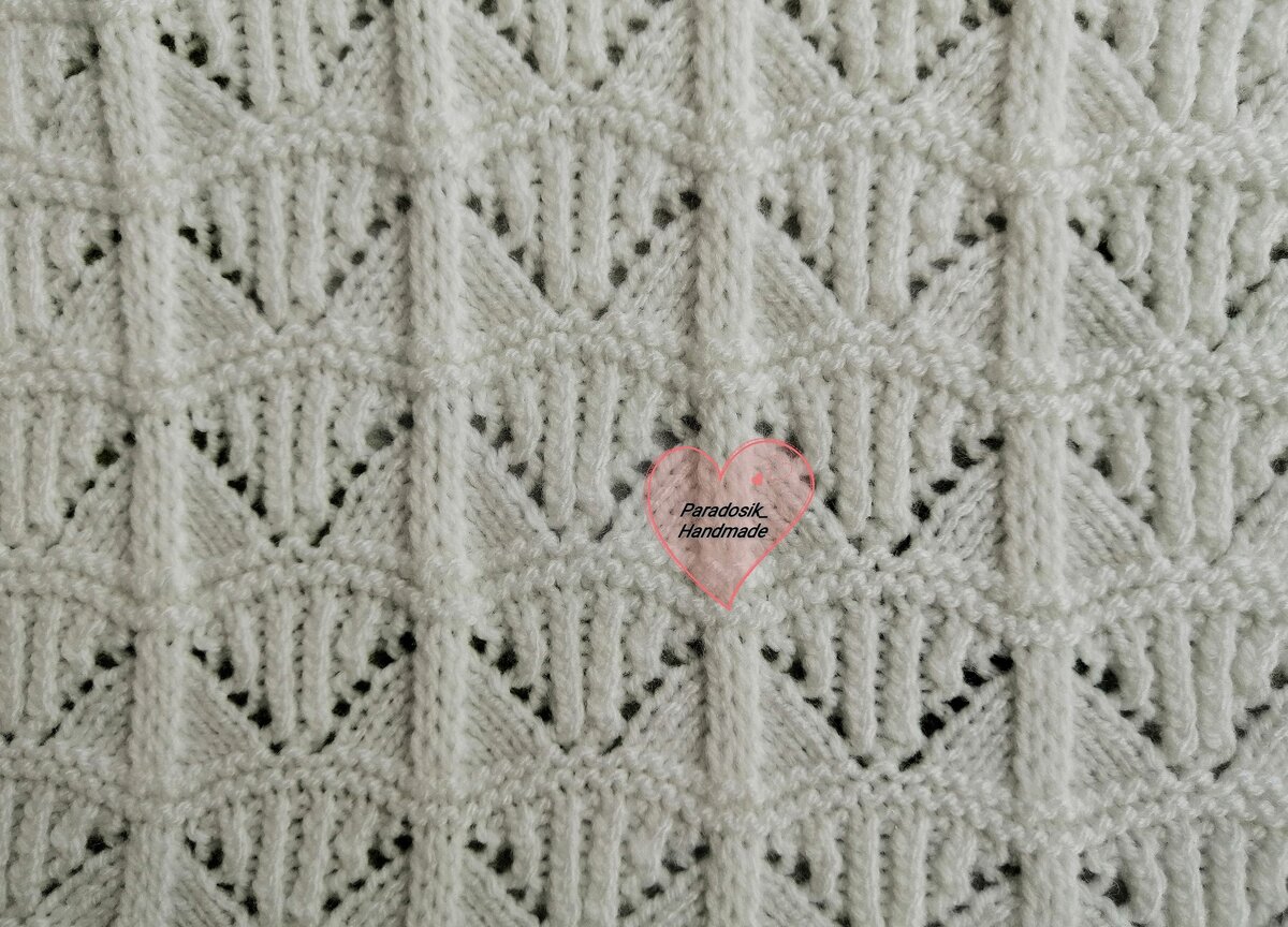 Волнистый ажурный узор спицами. Листайте галерею, чтобы посмотреть с другого ракурса ➜